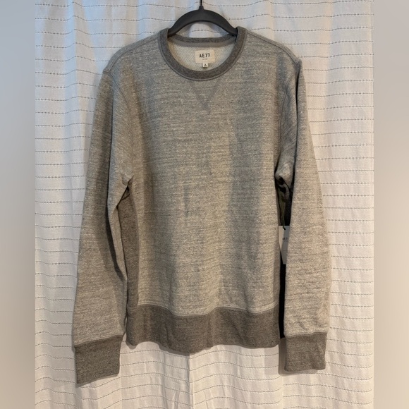 NWT AE77 100% Cotton Gray Sweatshirt Classic Crewneck - Picture 1 of 5